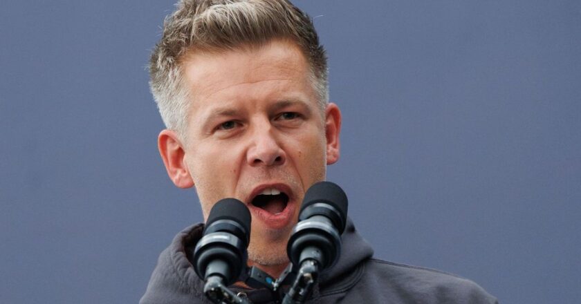 The Spy Scandal Reveals the Plot to Rob Hungarians Blind: Your Pensions Are Next